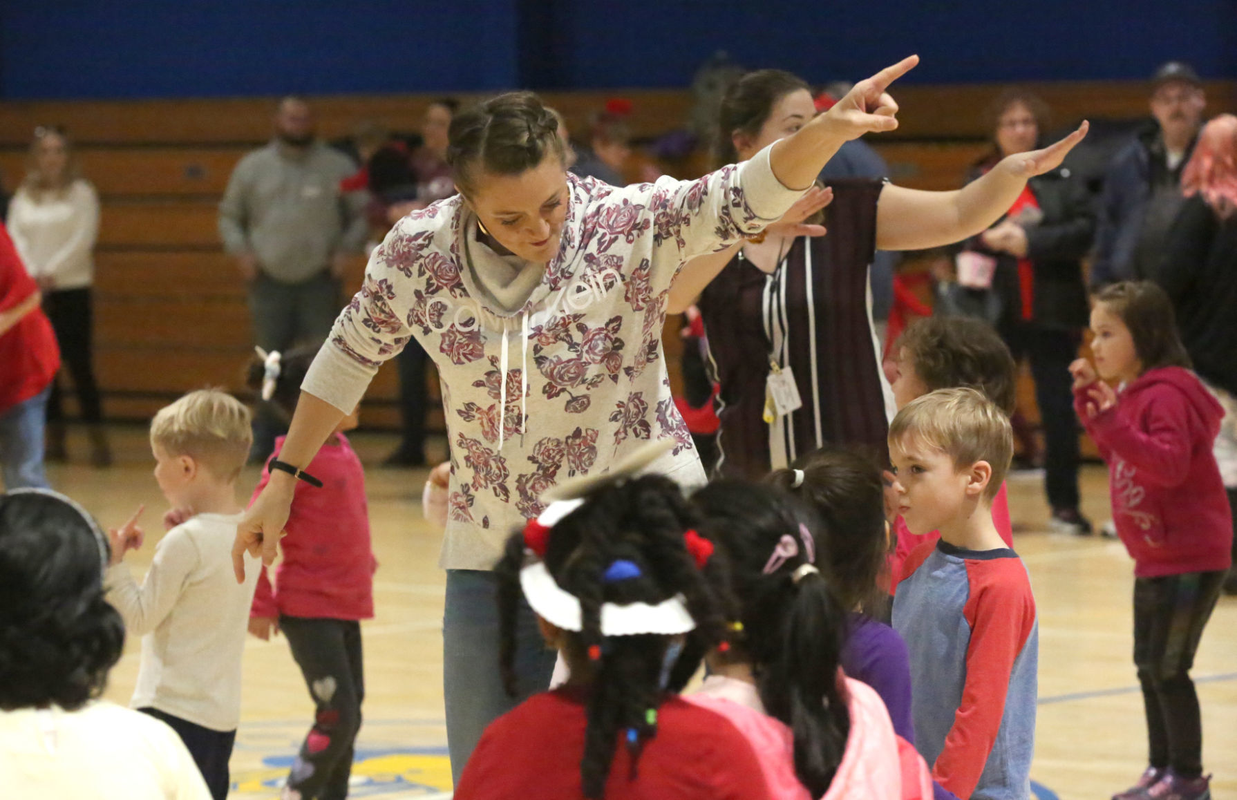 Marsh School dance and jump rope contest